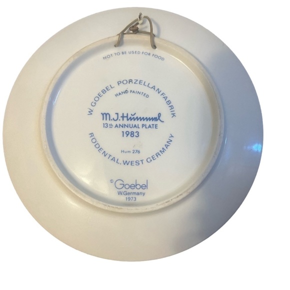 Hummel Annual Plate 1983 MIB 13th Edition VGC Hand Painted 7-1/2". - Picture 2 of 3